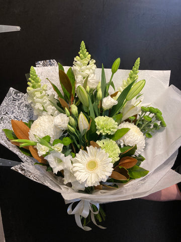 Front Facing White Bouquet